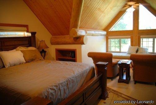 Glacier Mountain Lodge Кълъмбия Фолс Стая снимка